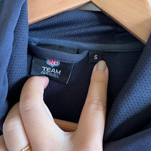 NFL TEAM SEATTLE SEAHAWKS NAVY BLUE POCKET HOODIE SWEATSHIRT TOP MENS SIZE S - Picture 2 of 5